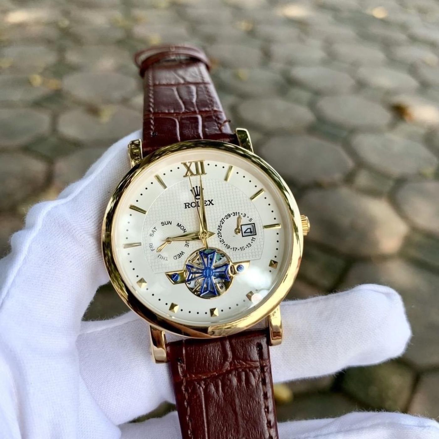 Đồng hồ nam Rolex fake dây da chống xước biểu tượng kim rốn có lịch ngày