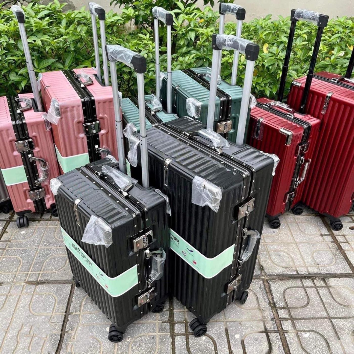 vali du lịch khung nhôm khoá sập size 24inch và 20inch