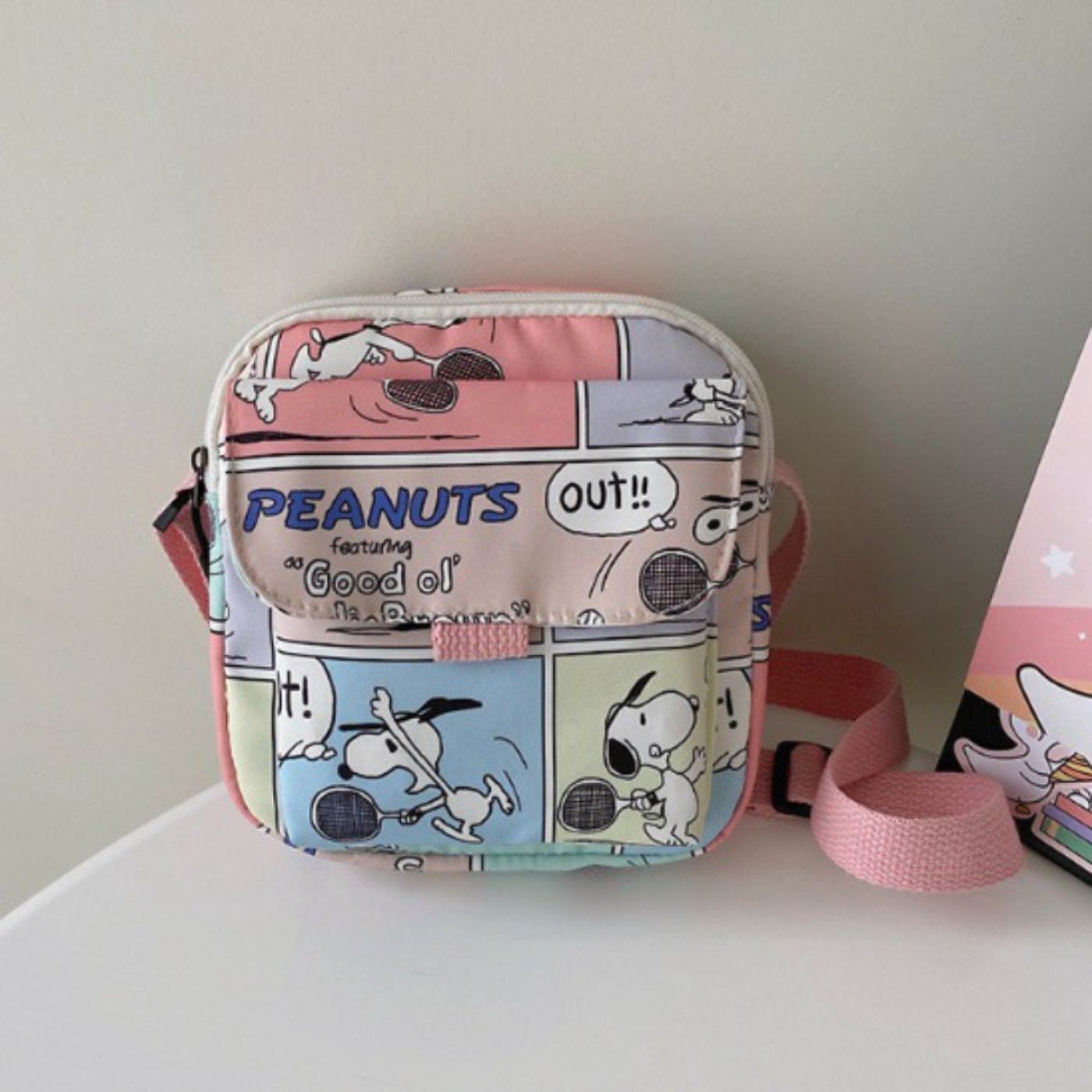 Túi đeo chéo nữ BH Kids họa tiết hoạt hình Snoopy, phong cách ngộ nghĩnh, dễ thương, kháng nước nhẹ