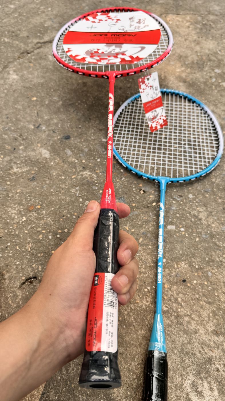 Bộ 2 vợt cầu lông JOR MORV ( kèm 3 quả cầu)
