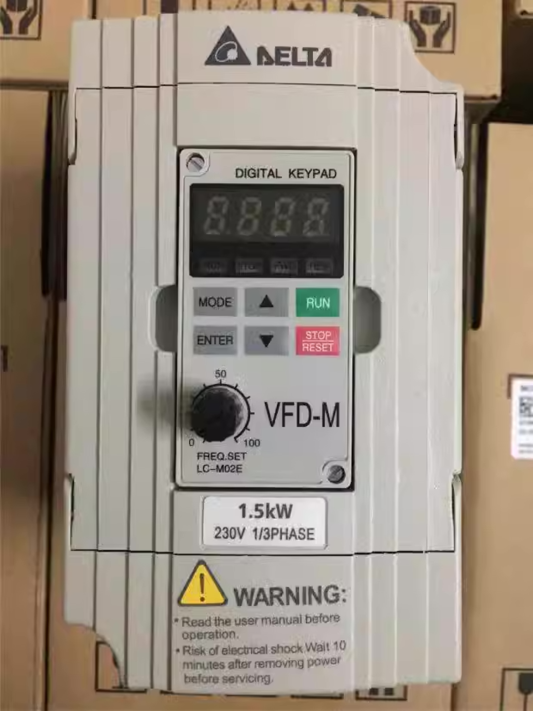 Biến tần Delta VFD-M 1.5kw vào 1 pha 220v ra 3 pha 220v (Inverter)
