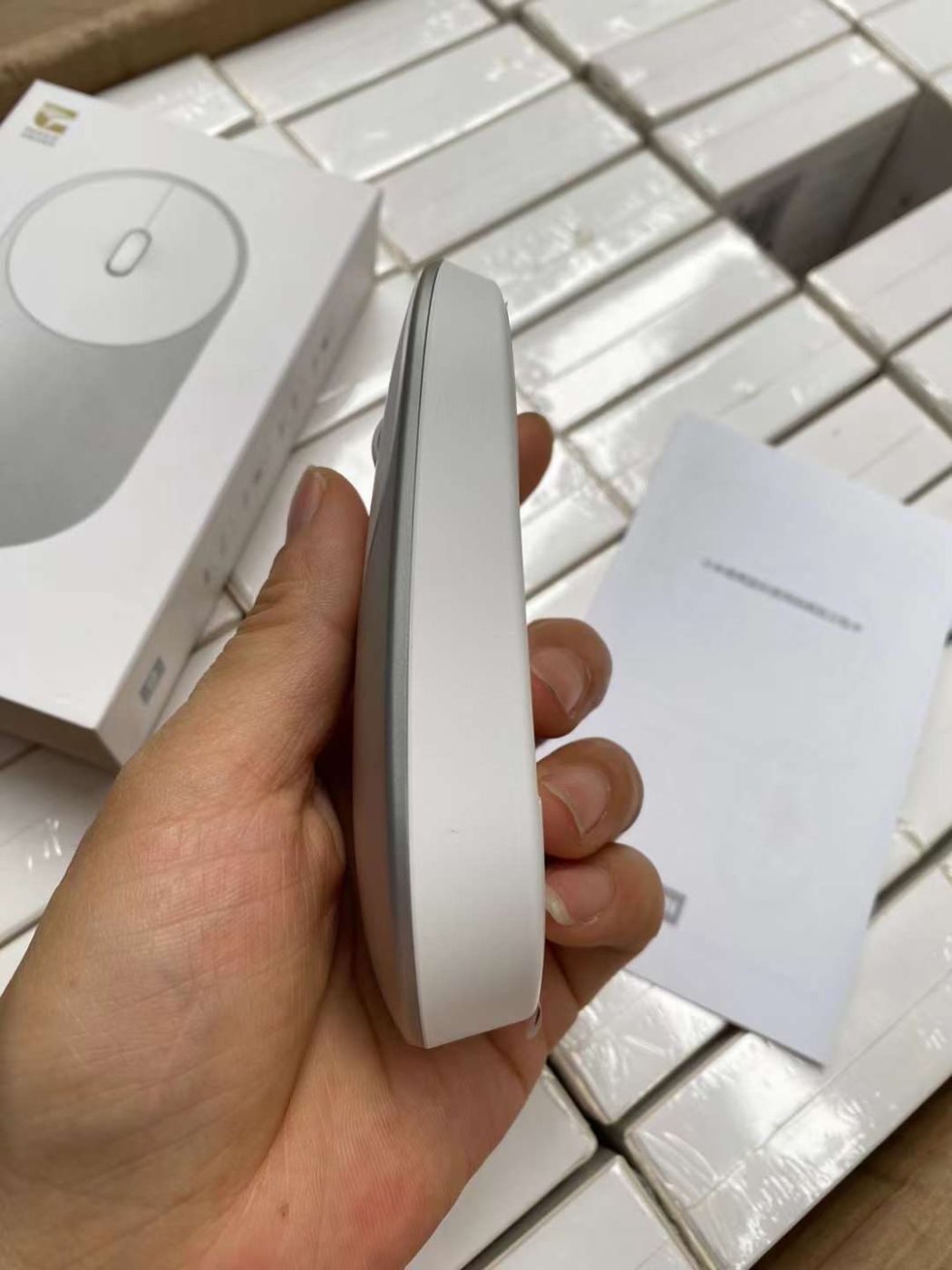 {Order giao 5/7} Chuột không dây Xiaomi portable mouse XMSB02MV chuẩn 2 kết nối ( màu trắng )